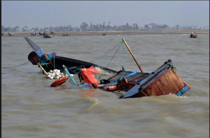 Boat capsizes
